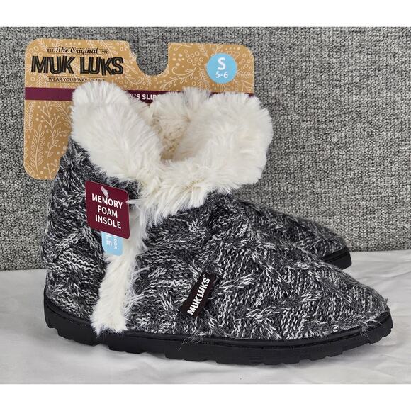 MUK LUKS WOMEN’S GRAY KNIT SLIPPER BOOTS – SIZE S (5–6) – INDOOR/OUTDOOR OUTSOLE - Picture 3 of 10